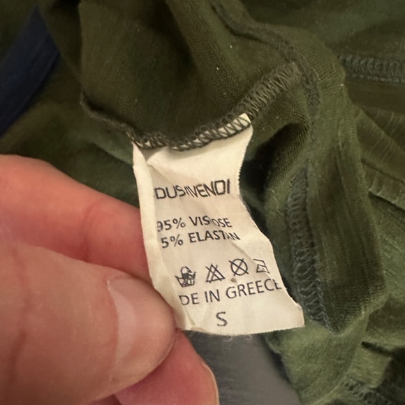 Modus Vivendi Sleeveless T Shirt Small Gently worn 95% viscose / 5% elastane - Picture 4 of 5